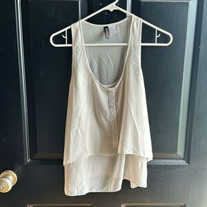 Cream colored tank size 6